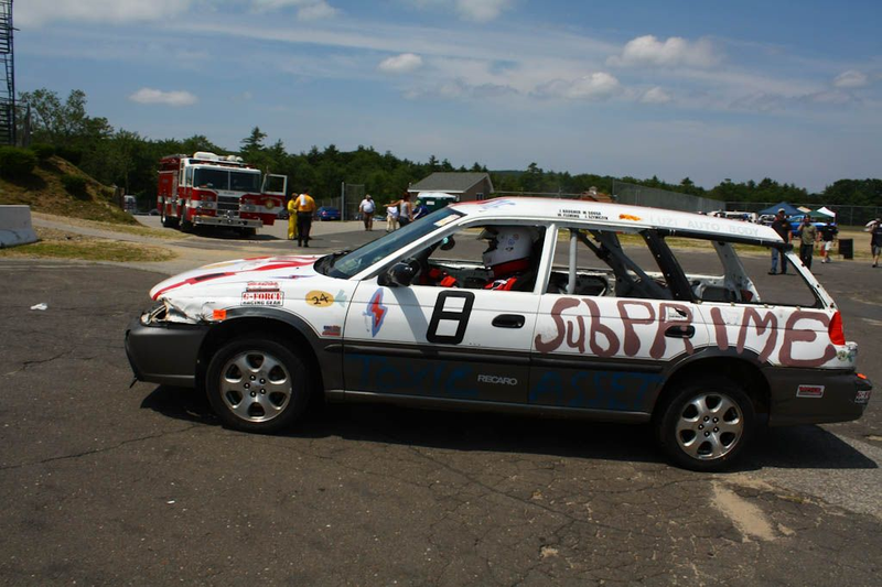 Illustration for article titled The 24 Hours Of LeMons New England 2009 Über Gallery, Part 4